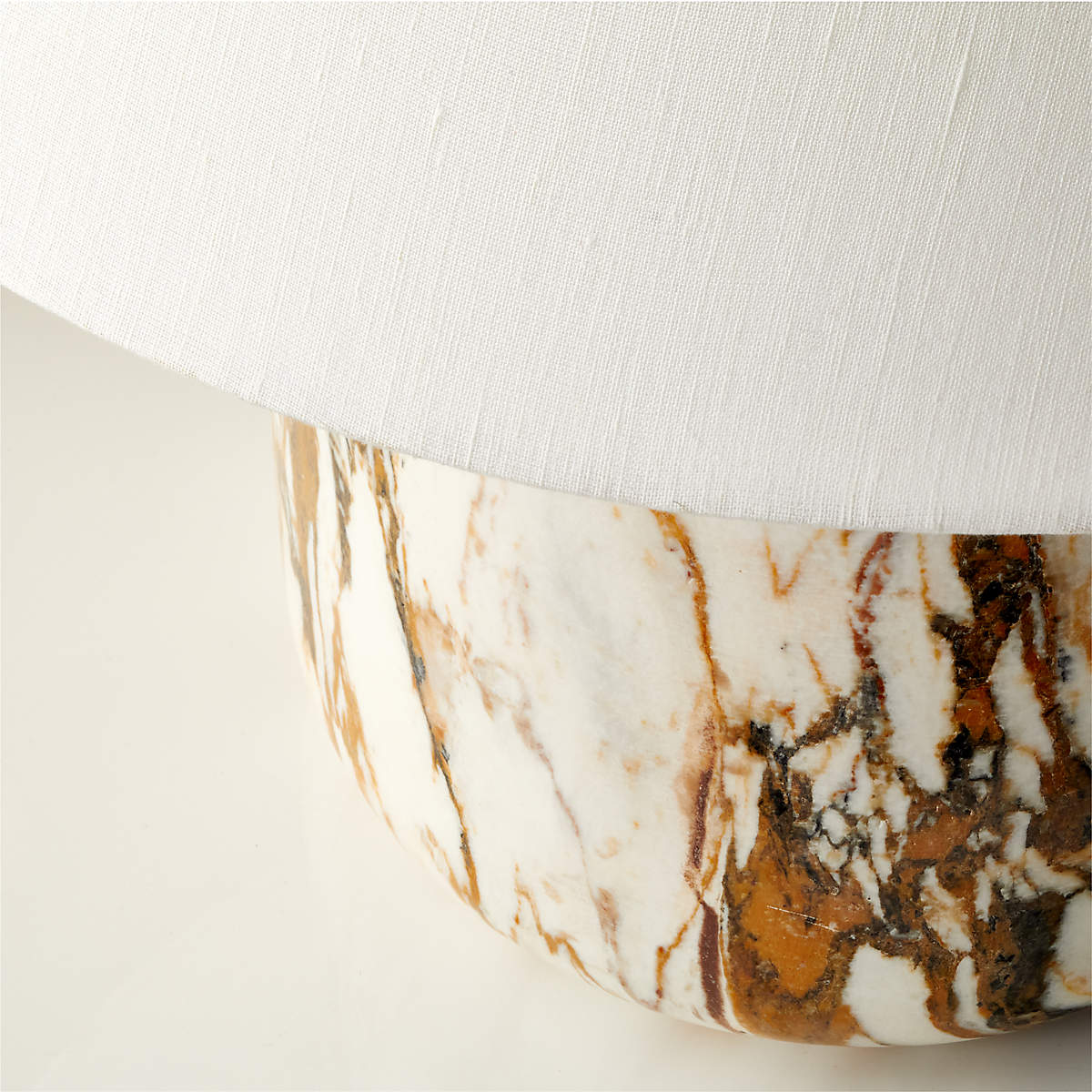 Lampe de table en marbre travertin avec abat-jour en tissu