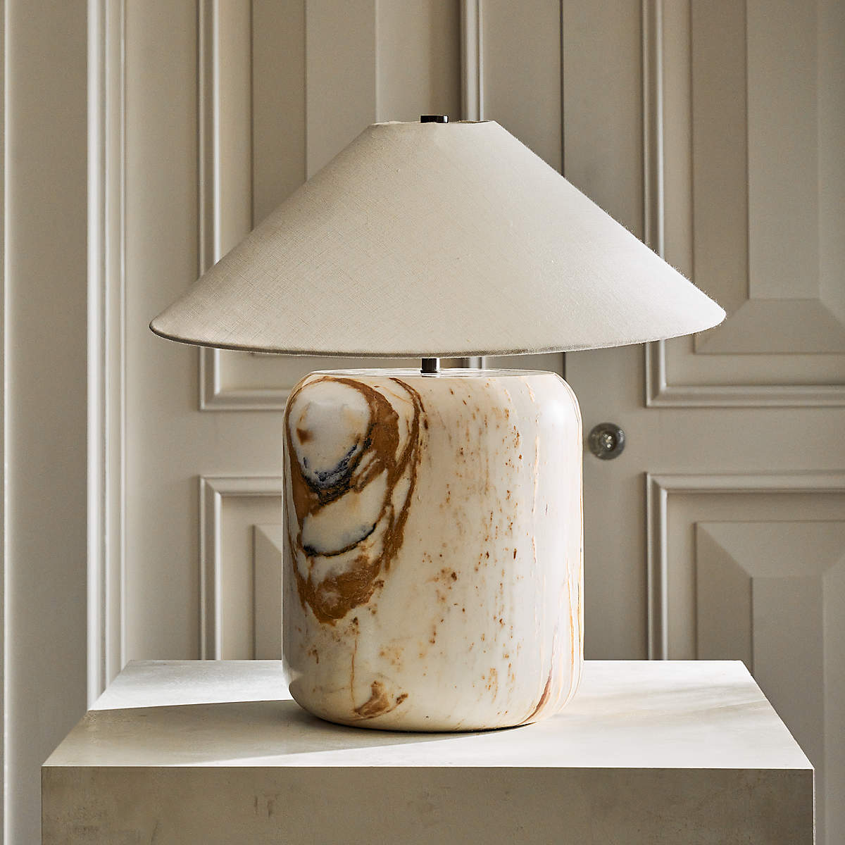 Lampe de table en marbre travertin avec abat-jour en tissu